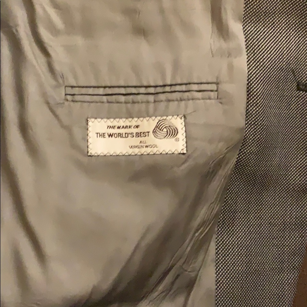 2Piece Suit. - Picture 7 of 7
